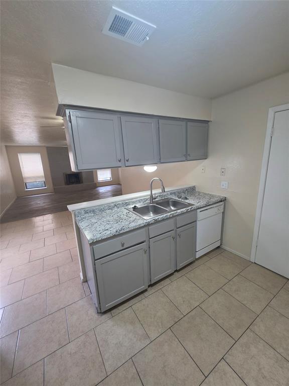 1225 Oakbluff Drive Property Photo 4