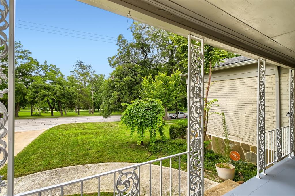 6915 E Grand Avenue Property Photo 2