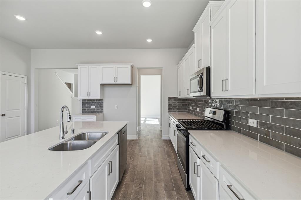 609 Amenduni Lane Property Photo 4
