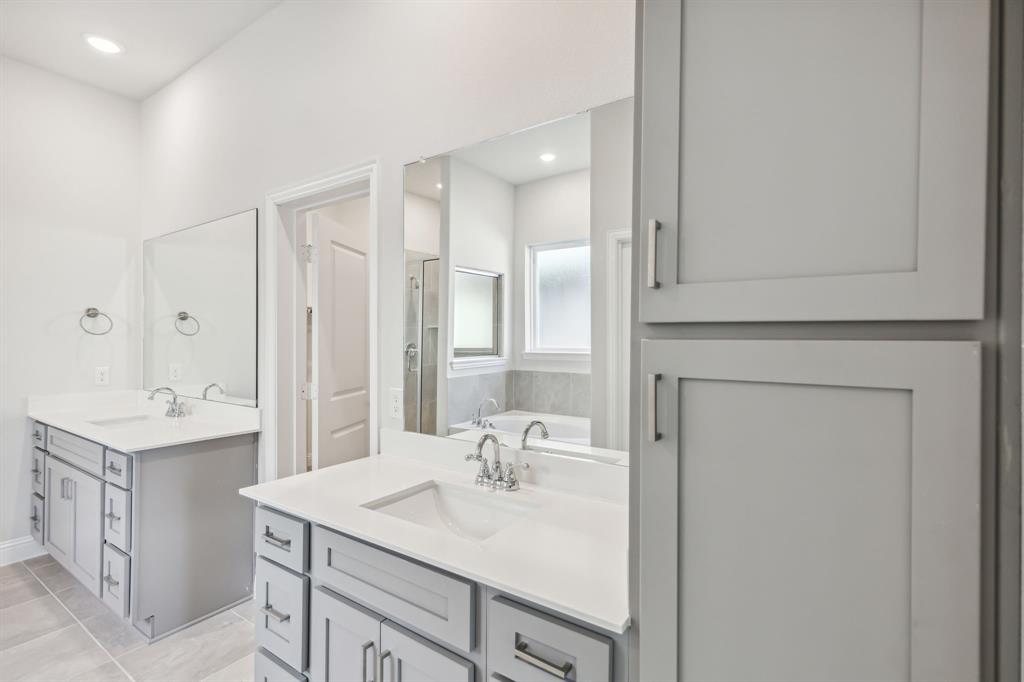 609 Amenduni Lane Property Photo 10