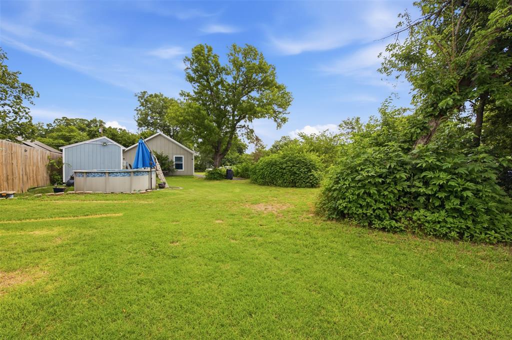 216 E Clay Street Property Photo 18