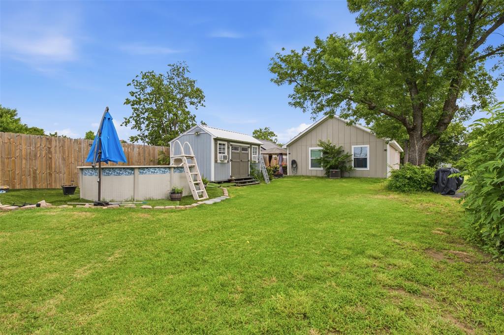 216 E Clay Street Property Photo 19