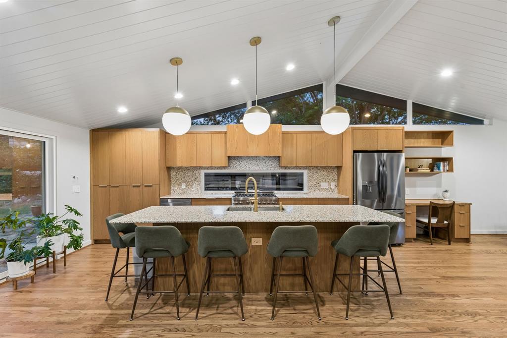 707 Bondstone Drive Property Photo 1