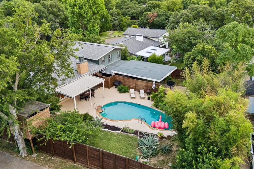 707 Bondstone Drive Property Photo 4