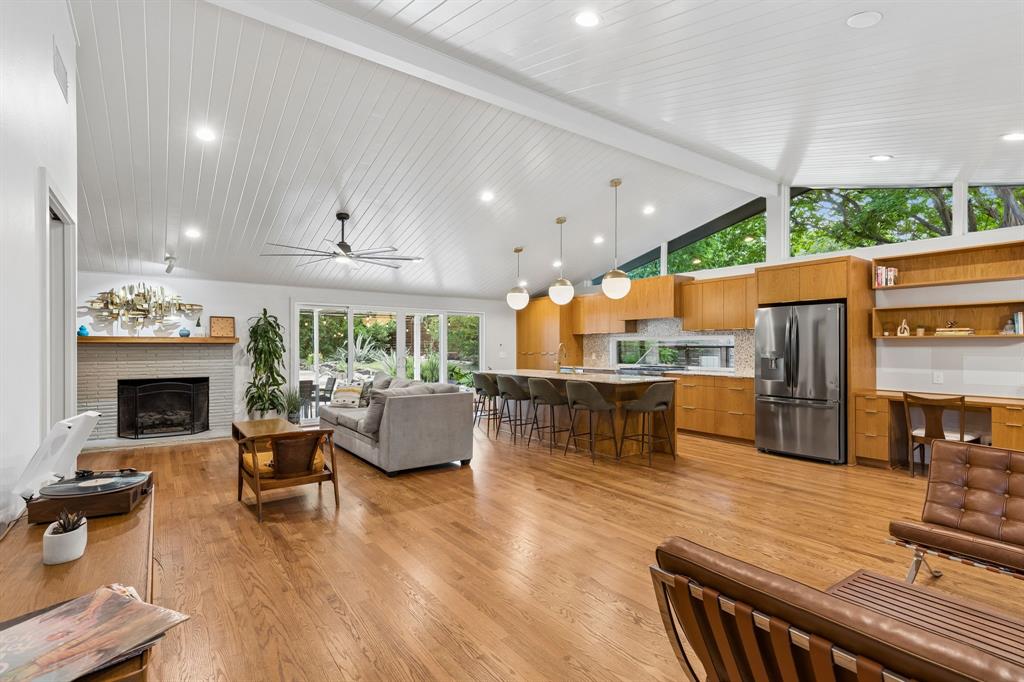 707 Bondstone Drive Property Photo 8
