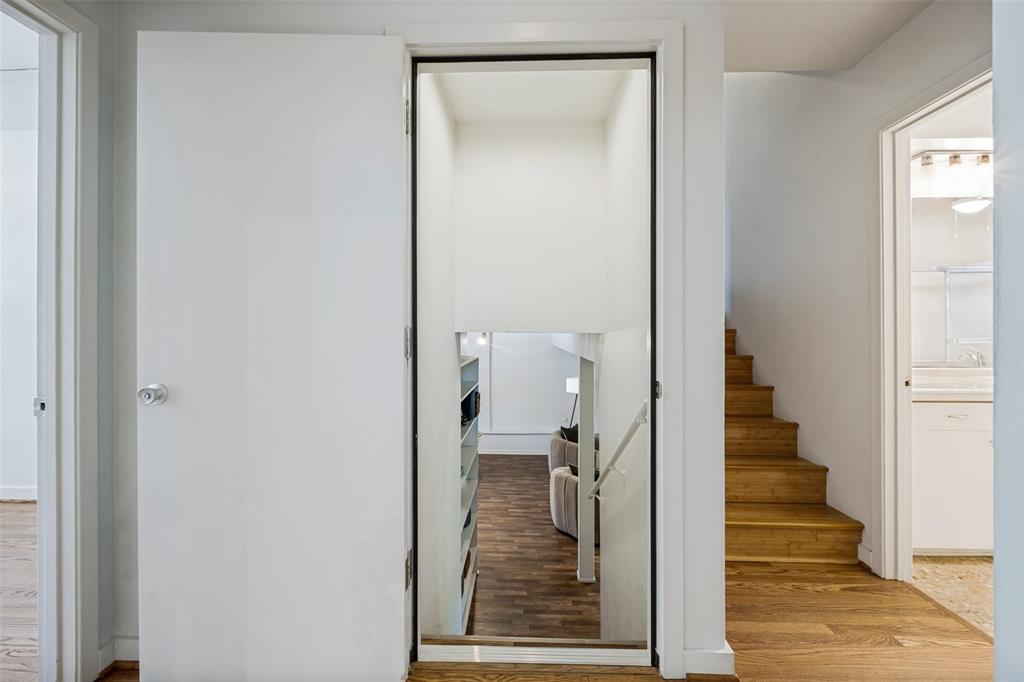 707 Bondstone Drive Property Photo 11