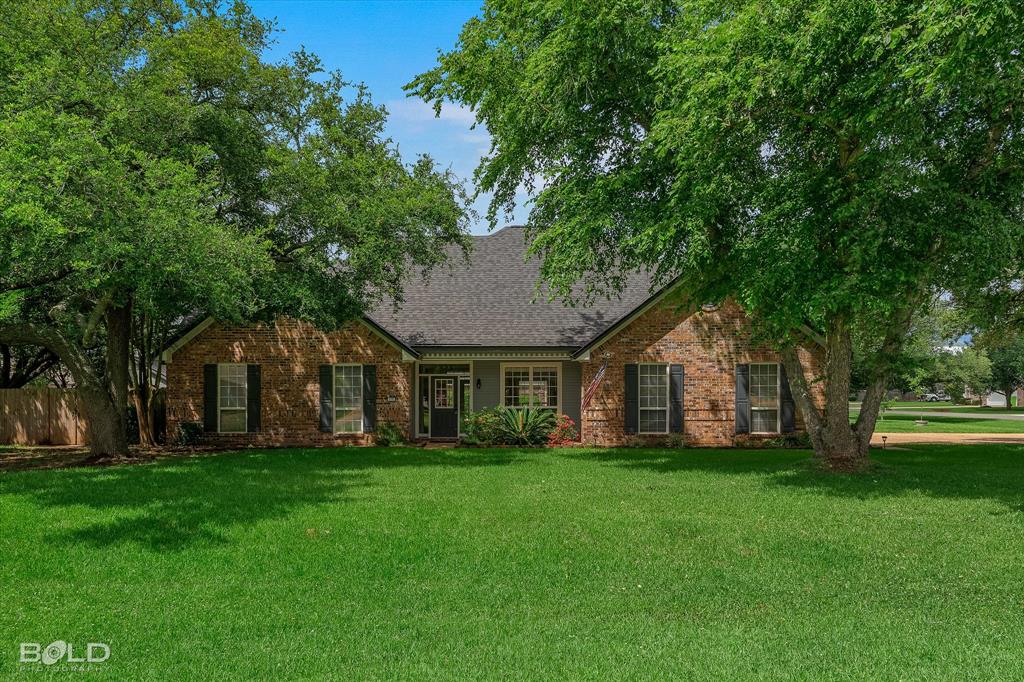 215 Crosscreek Drive Property Photo 1