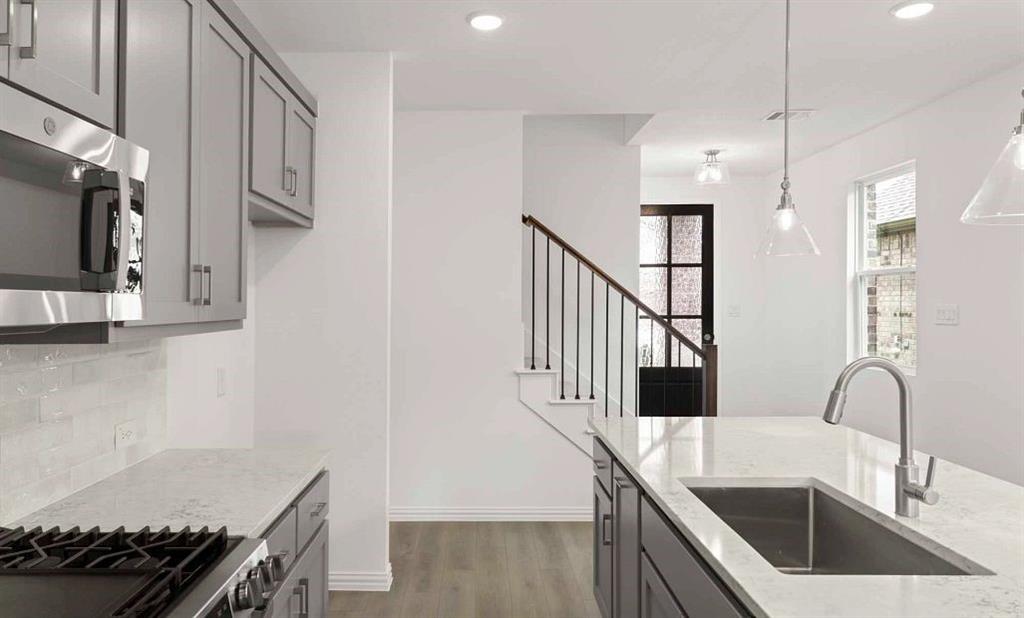 3647 Castle Drive Property Photo 6