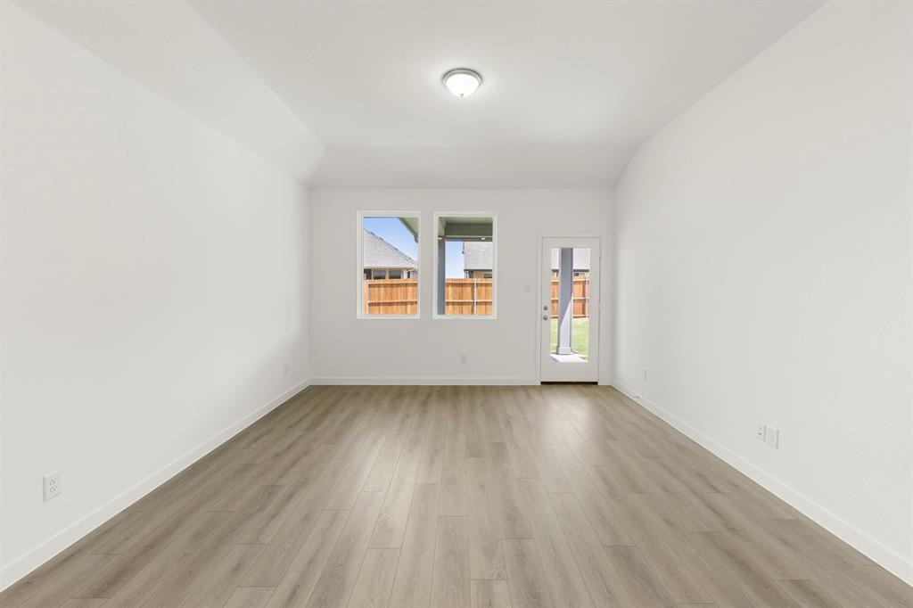 3647 Castle Drive Property Photo 11