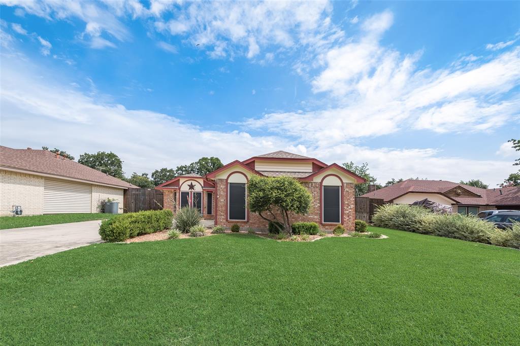302 Manana Drive Property Photo 1