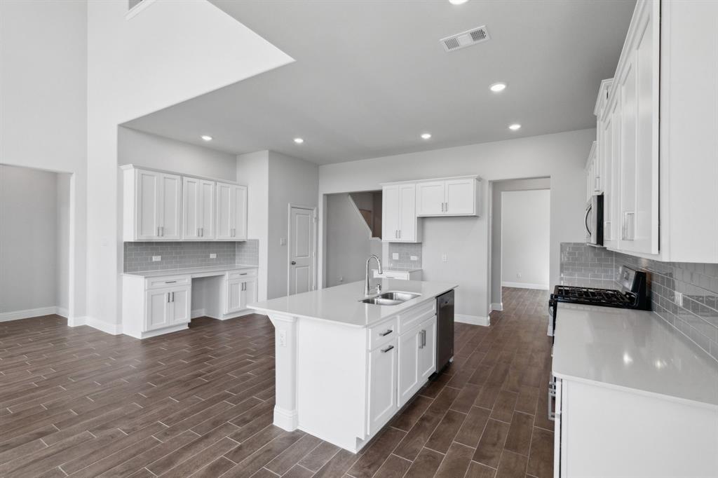 513 Tartane Drive Property Photo 4