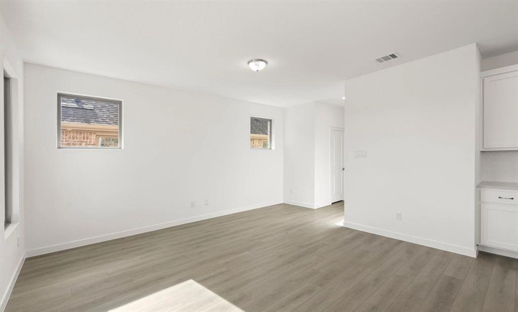 3651 Castle Drive Property Photo 6