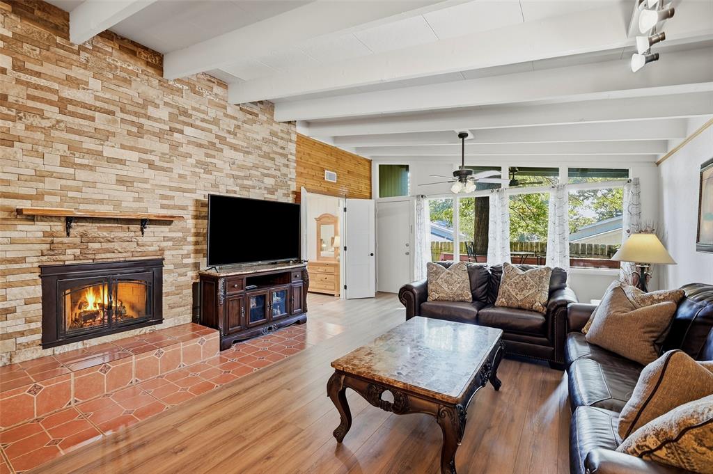 513 W Easy Street Property Photo 4