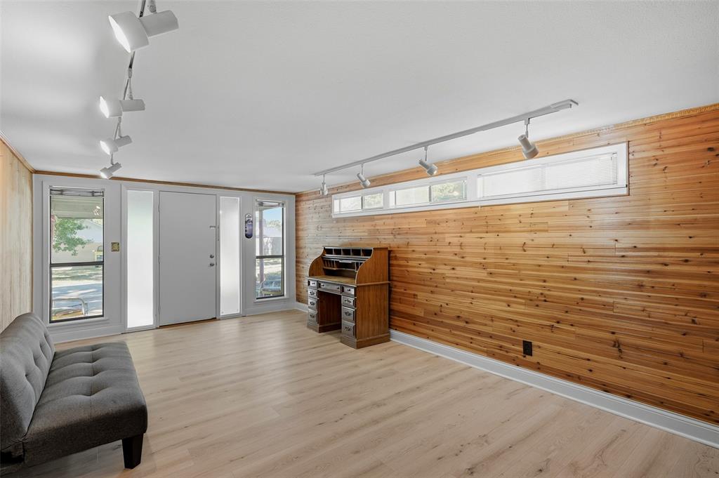 513 W Easy Street Property Photo 26
