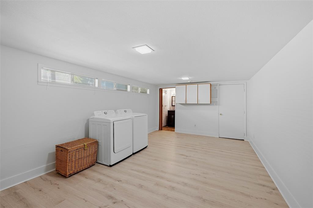 513 W Easy Street Property Photo 30