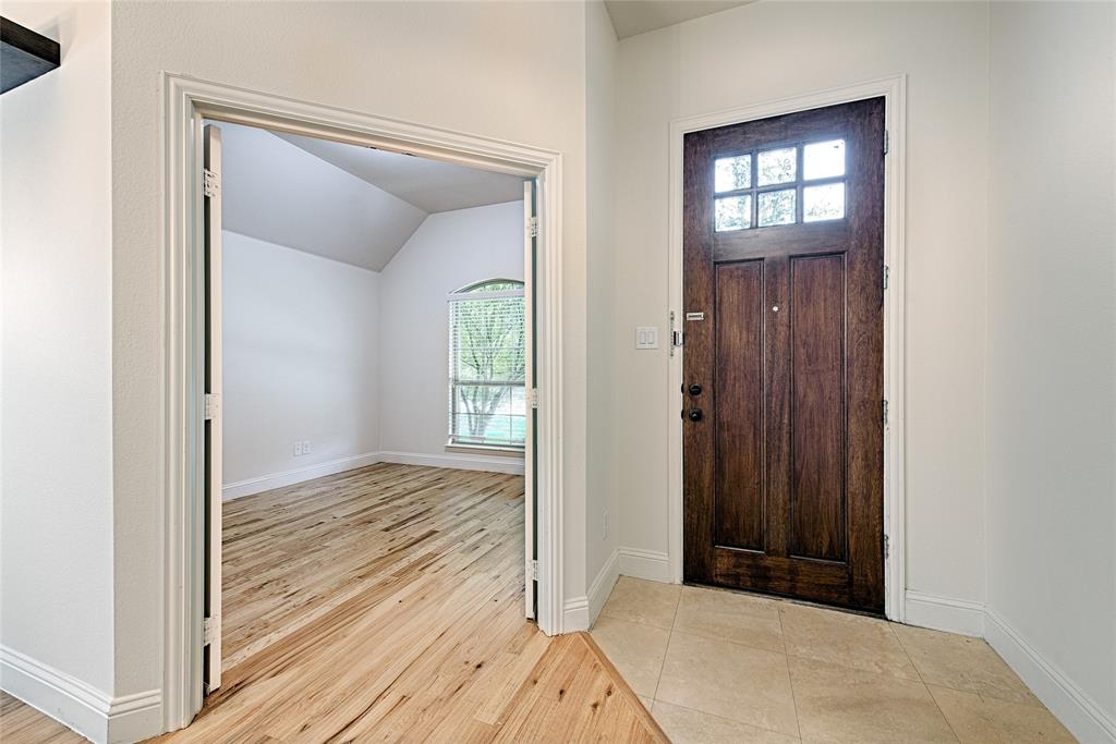 1124 Hot Springs Way Property Photo 4