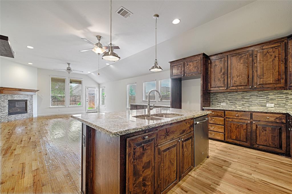 1124 Hot Springs Way Property Photo 10