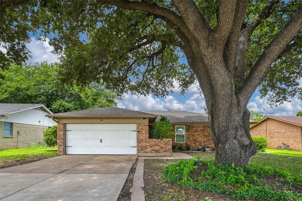 4421 Tiptop Street Property Photo 2