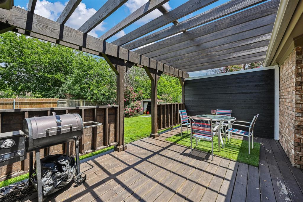 4421 Tiptop Street Property Photo 6