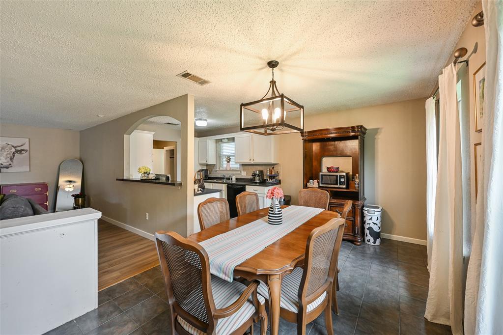 4421 Tiptop Street Property Photo 10