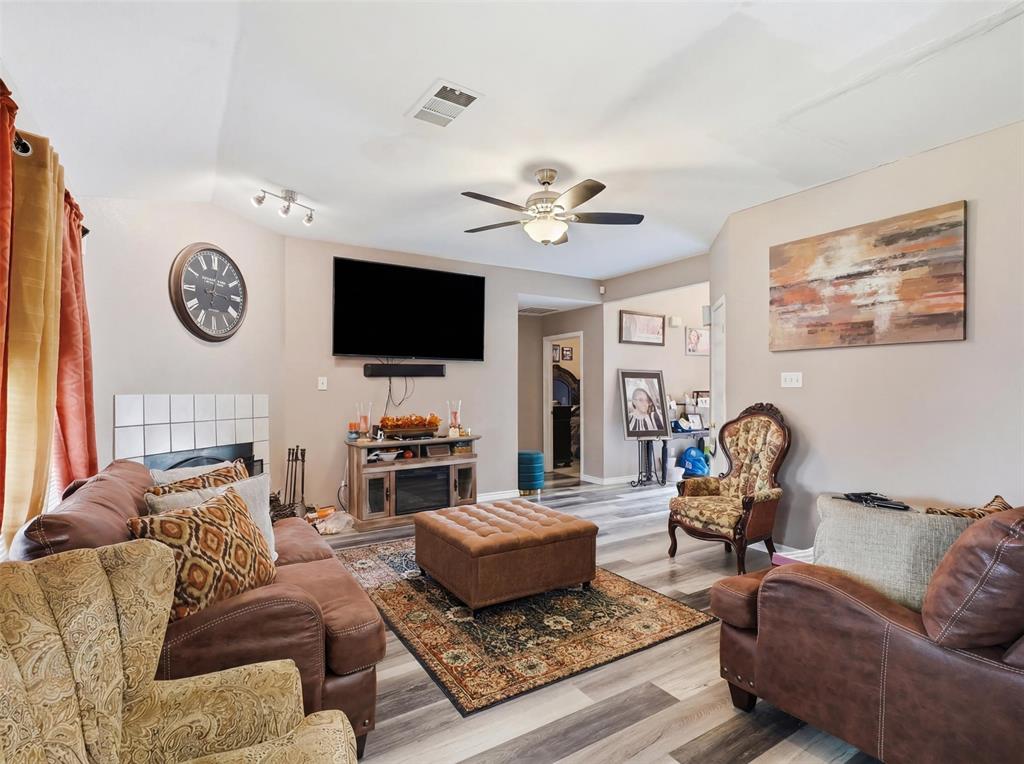 1531 Rebecca Lane Property Photo 4