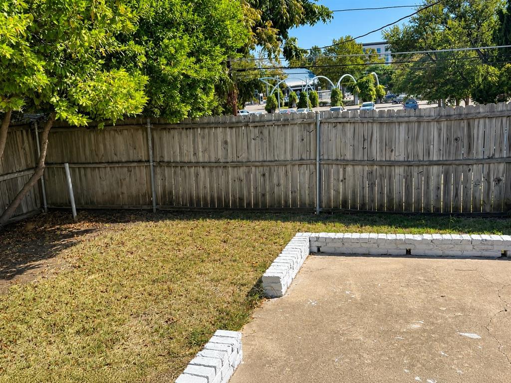 7410 Walling Lane Property Photo 6