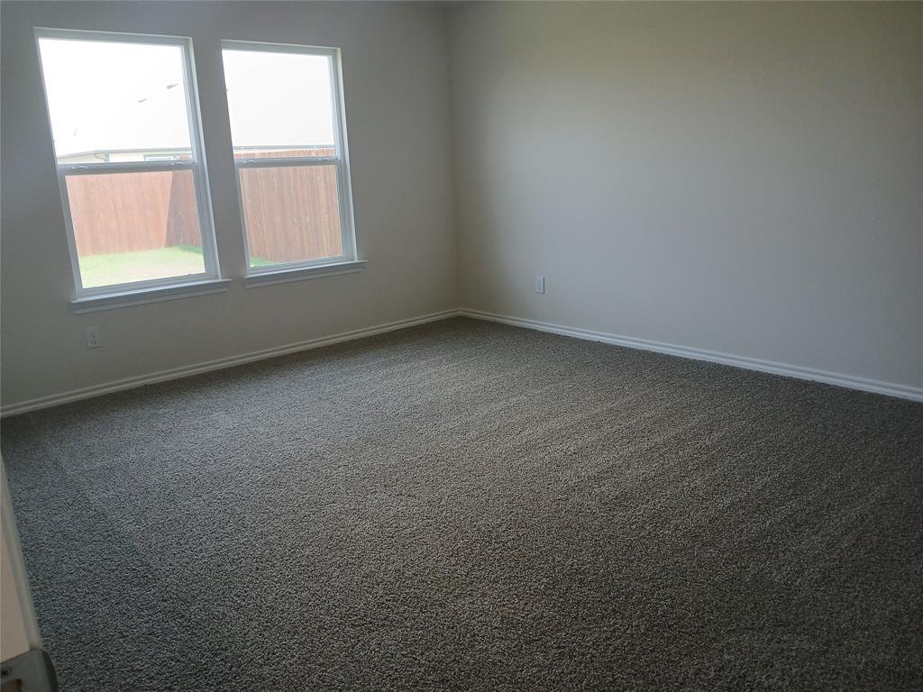 240 Whispering Pine Drive Property Photo 4