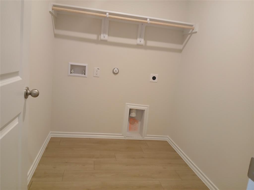 240 Whispering Pine Drive Property Photo 8