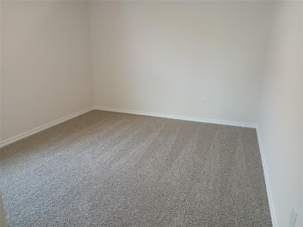 240 Whispering Pine Drive Property Photo 9