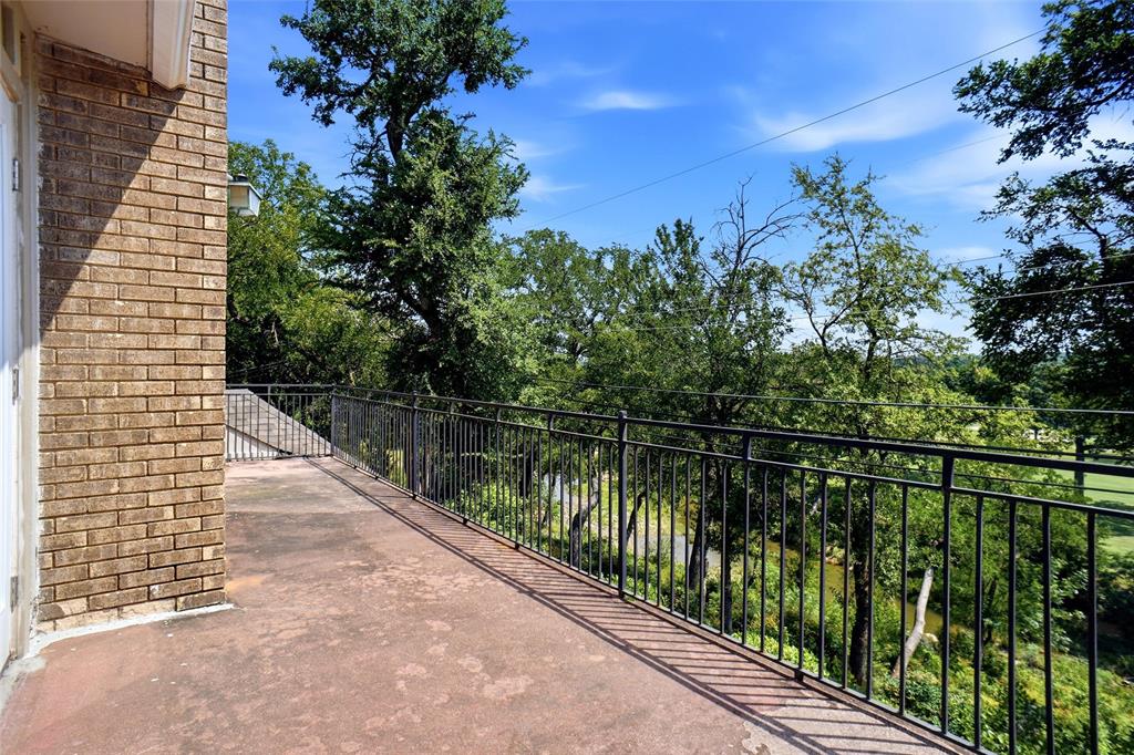 5920 Diamond Oaks Drive Property Photo 4