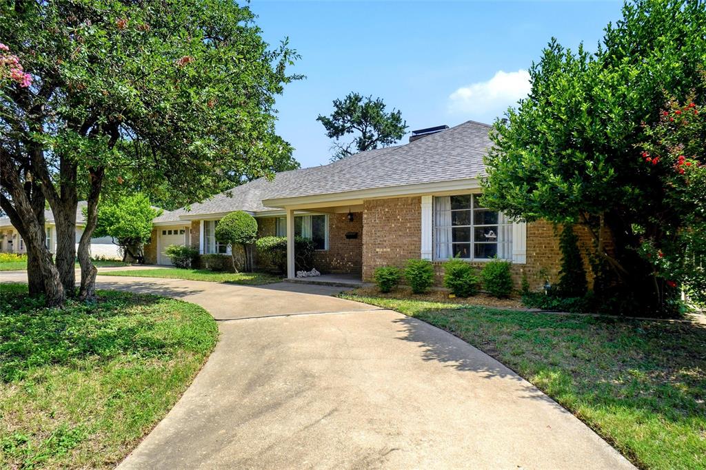 5920 Diamond Oaks Drive Property Photo 7