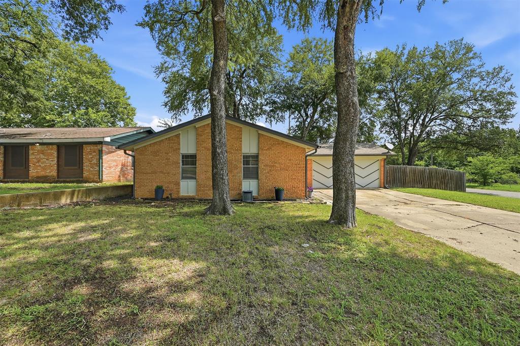 143 N Imperial Drive Property Photo 4