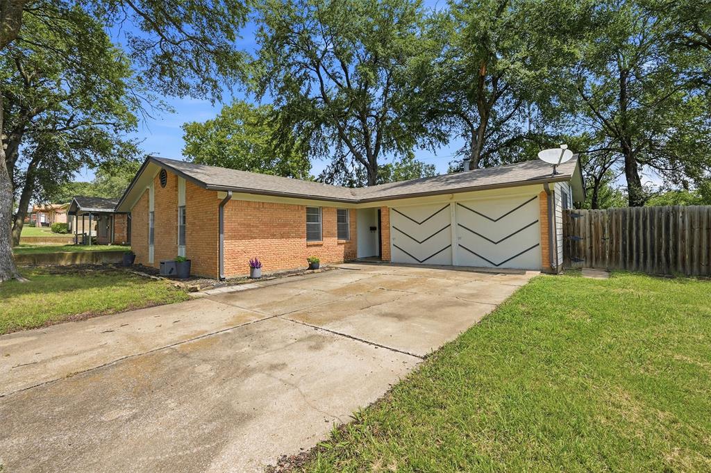 143 N Imperial Drive Property Photo 5