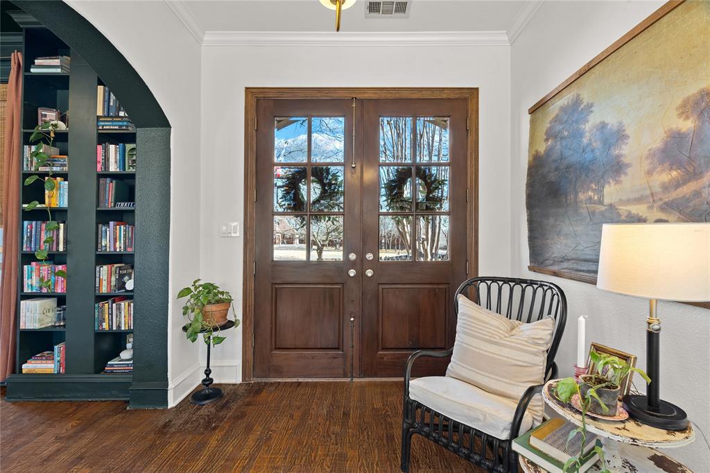 8229 Steeplechase Circle Property Photo 2