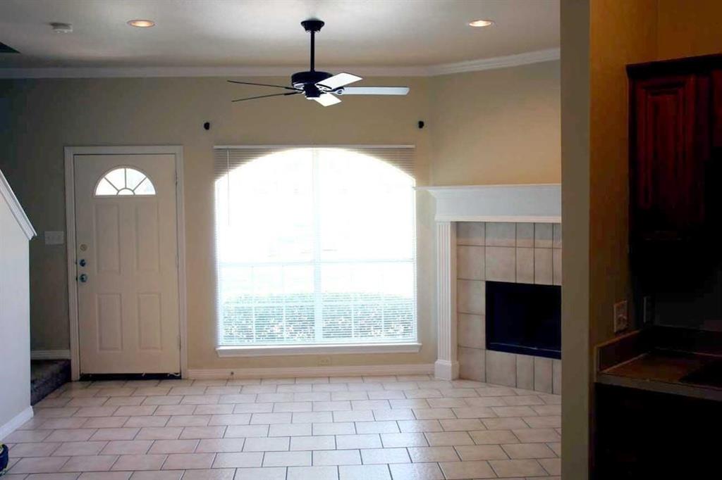 400 Central Park Drive Property Photo 7