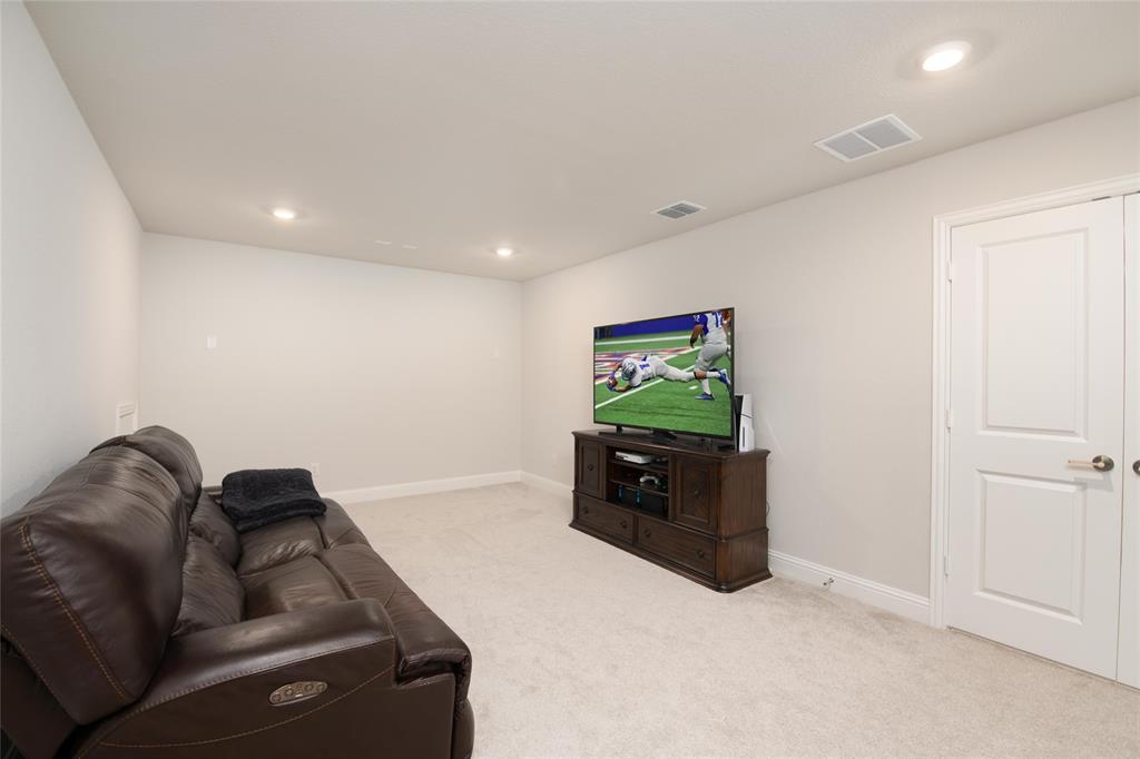2421 Rosewood Way Property Photo 27