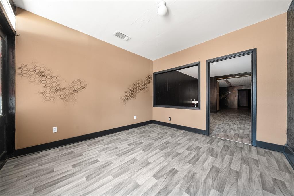 105 E Franklin Street Suite B Property Photo 7