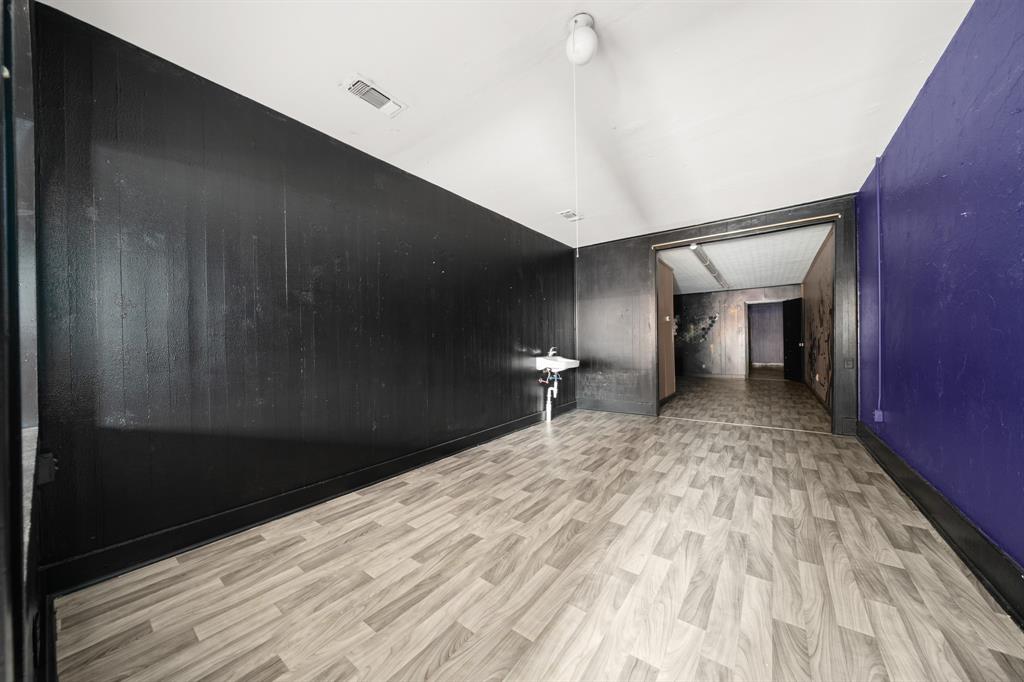 105 E Franklin Street Suite B Property Photo 8