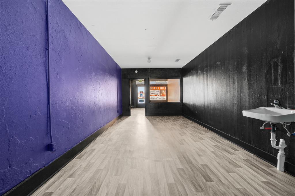 105 E Franklin Street Suite B Property Photo 9