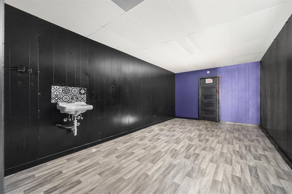 105 E Franklin Street Suite B Property Photo 12