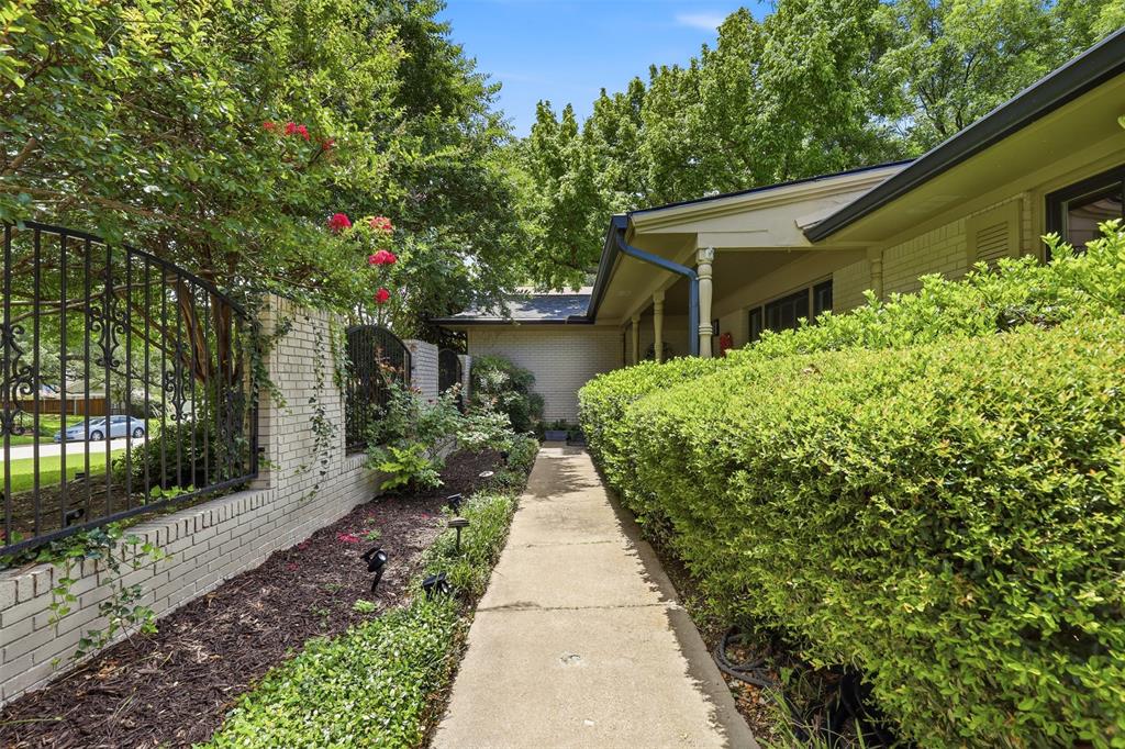 4004 Angus Drive Property Photo 4