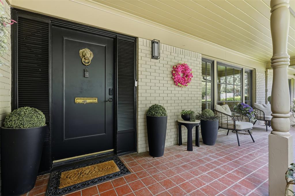 4004 Angus Drive Property Photo 5