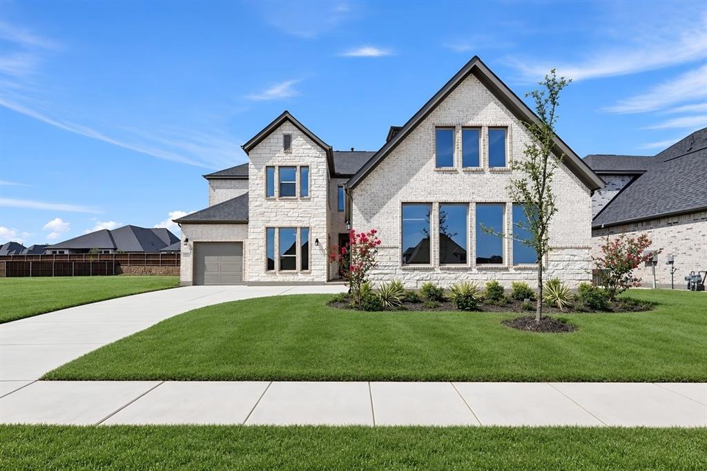 2412 Cottonwood Manor Property Photo 1