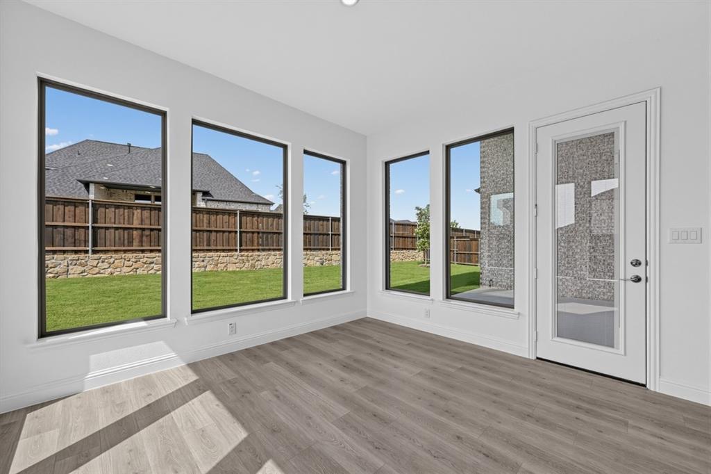 2412 Cottonwood Manor Property Photo 11