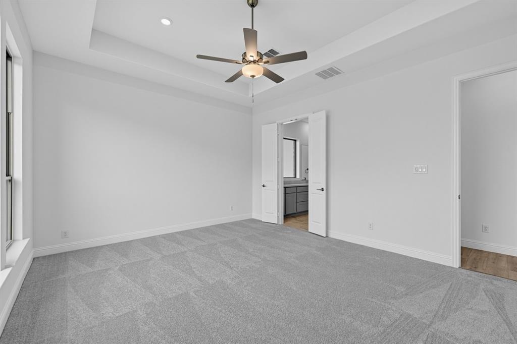 2412 Cottonwood Manor Property Photo 12