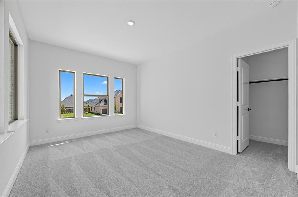 2412 Cottonwood Manor Property Photo 16