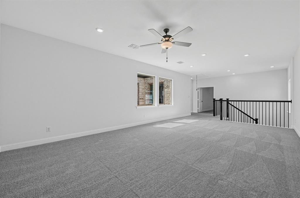 2412 Cottonwood Manor Property Photo 22