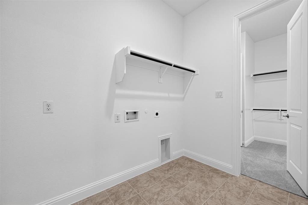 2412 Cottonwood Manor Property Photo 24