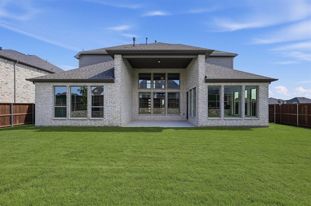 2412 Cottonwood Manor Property Photo 27