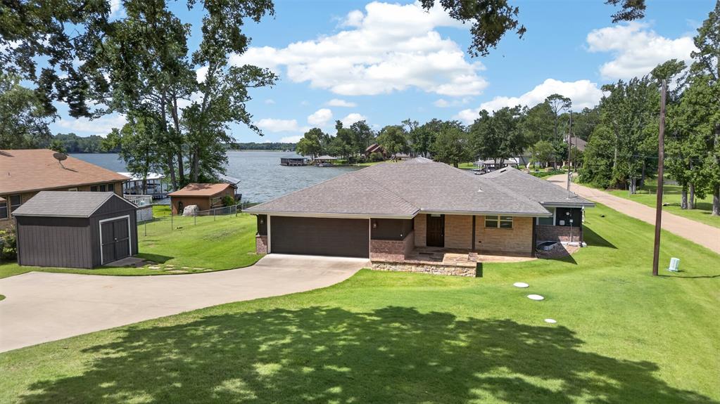 1075 Callender Lake Drive Property Photo 1